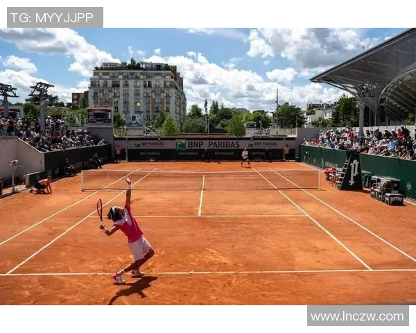 南京网球队在世锦赛中的灵活性展现与战术分析 南京网球队在世锦赛中的灵活性展现与战术分析